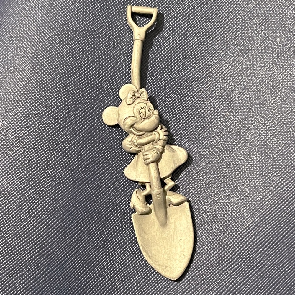 Disney Parks Pewter Minnie Mouse On Shovel Spoon Walt Disney VTG Plant Stake